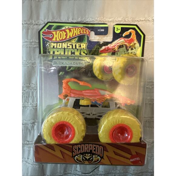 Hot Wheels - 2024 Monster Trucks Glow in the Dark Scorpedo (BBHVH82) - Picture 1 of 3